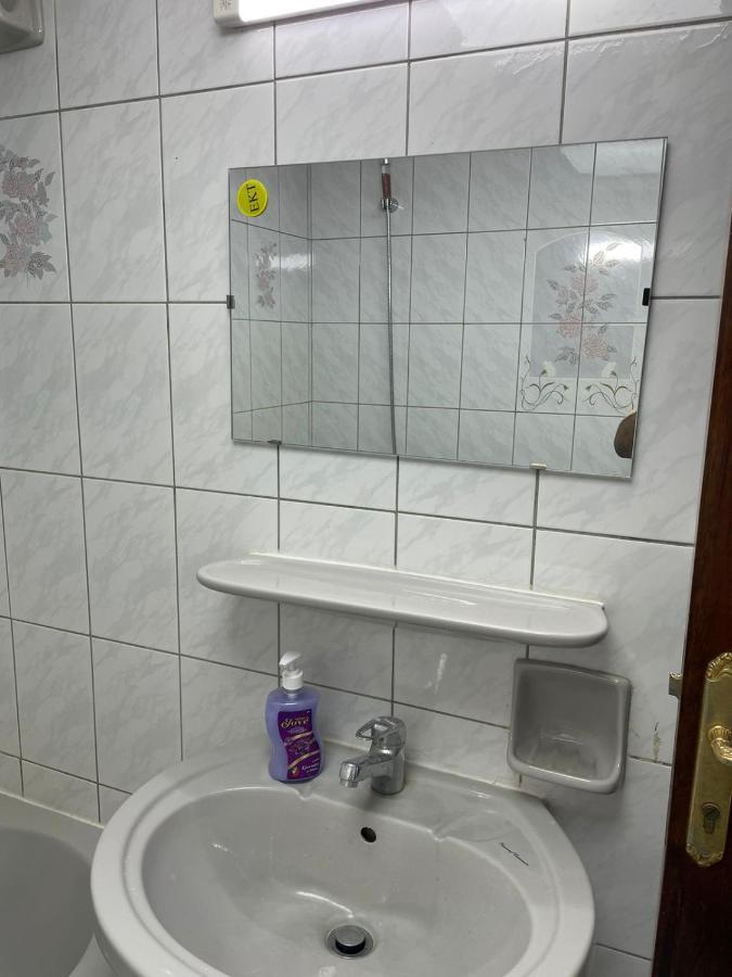 Brand New Boys Hostel 5 Min Walk From Burjuman Metro Station Exit-4 With All Brand New Furnishings & Free Facilities Дубай Екстер'єр фото