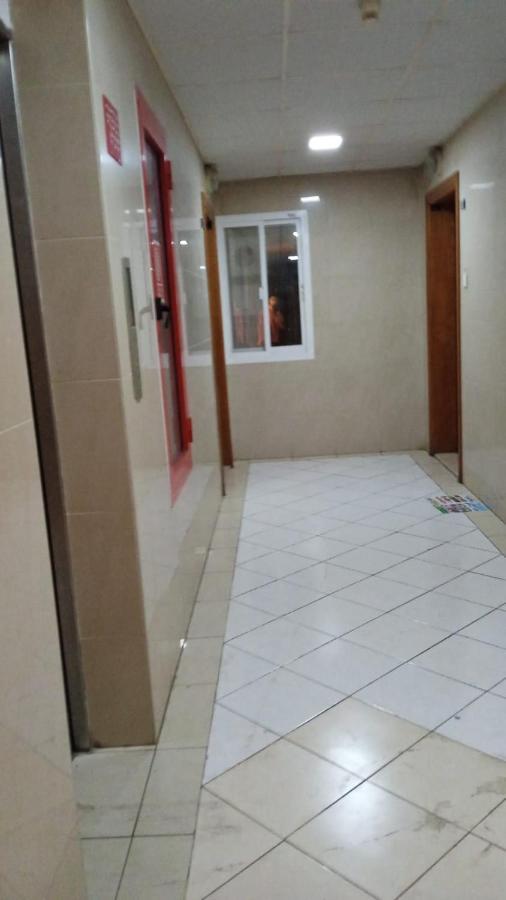 Brand New Boys Hostel 5 Min Walk From Burjuman Metro Station Exit-4 With All Brand New Furnishings & Free Facilities Дубай Екстер'єр фото