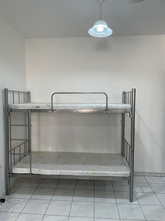 Brand New Boys Hostel 5 Min Walk From Burjuman Metro Station Exit-4 With All Brand New Furnishings & Free Facilities Дубай Екстер'єр фото